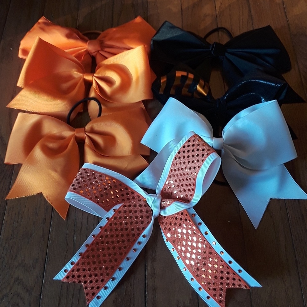 Cheer bows